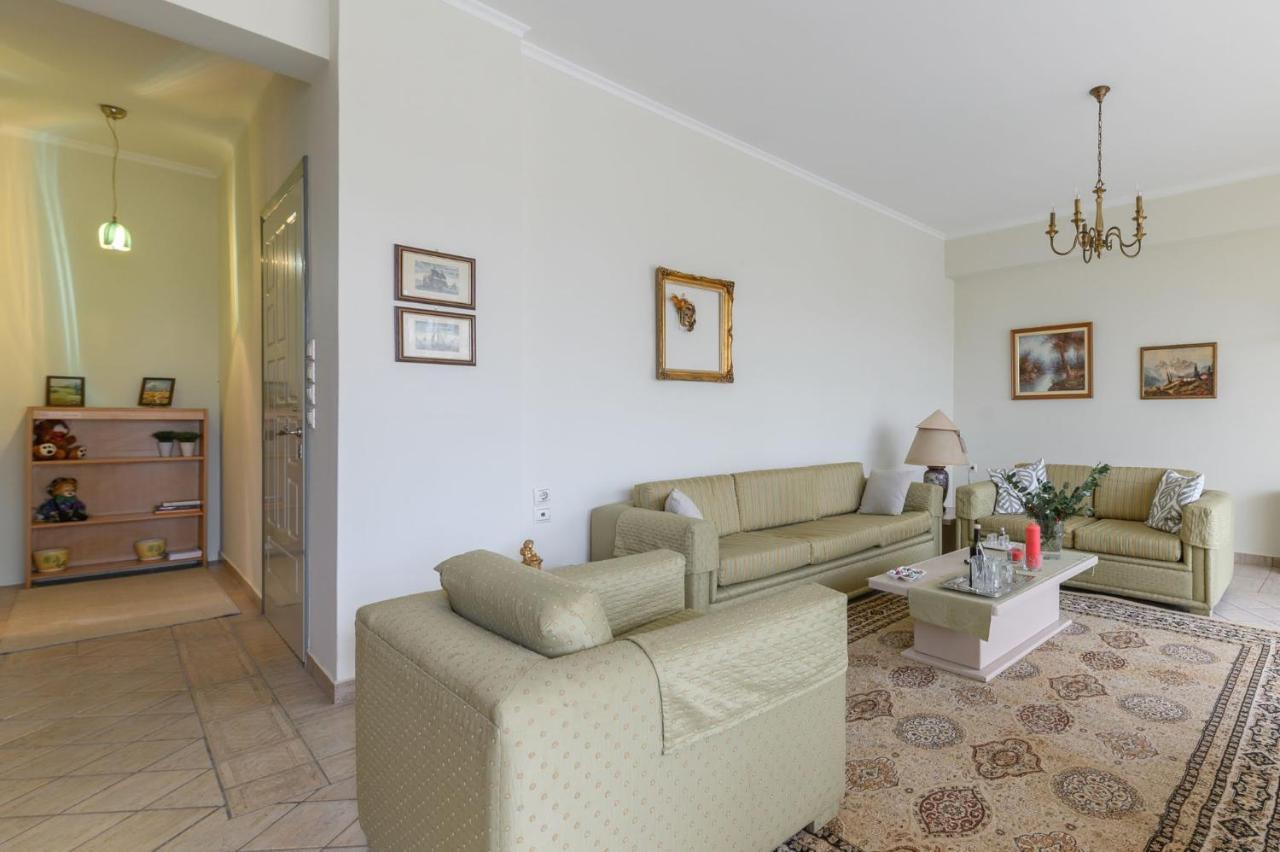 3Bd Apartment In The Center - Self Check In Patras Exterior photo