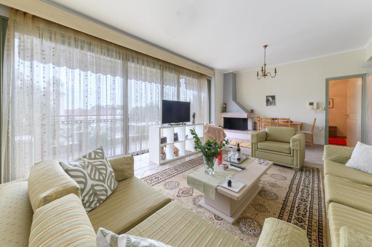 3Bd Apartment In The Center - Self Check In Patras Exterior photo
